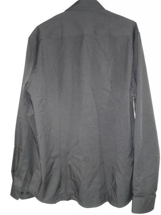 Продам рубашку чёрный цвет