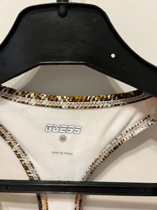 Guess- Спортно бюстие