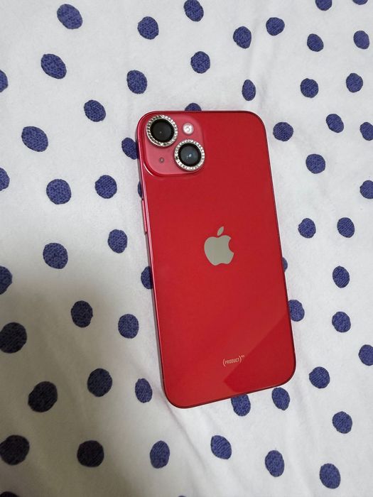 IPhone 14 product red