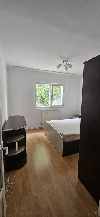 Inchiriez apartament
