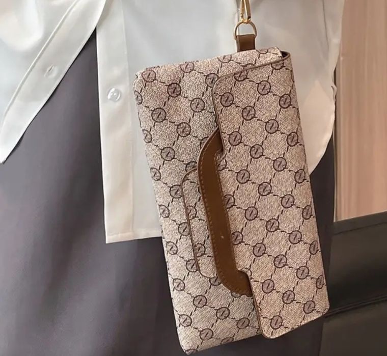 Дамска чанта с дръжка