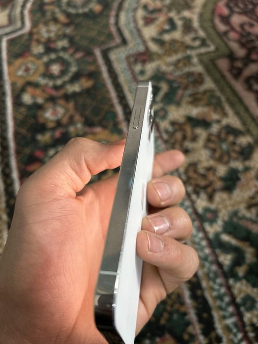 Iphone 12 pro 256 hotira umuman ochilmagan face id truton ishlaydi