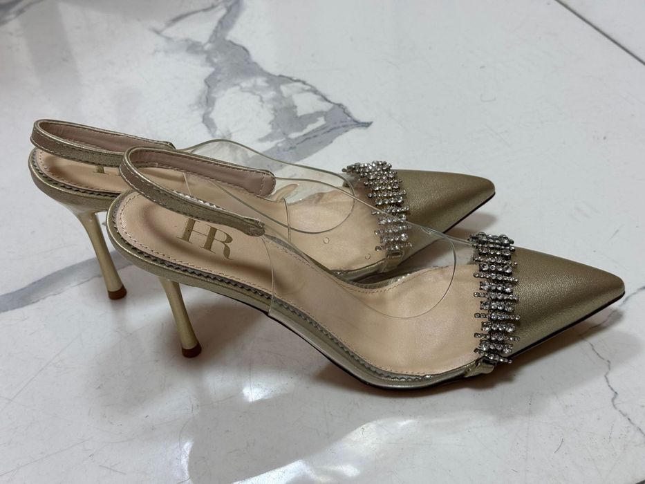 Туфли на каблуках