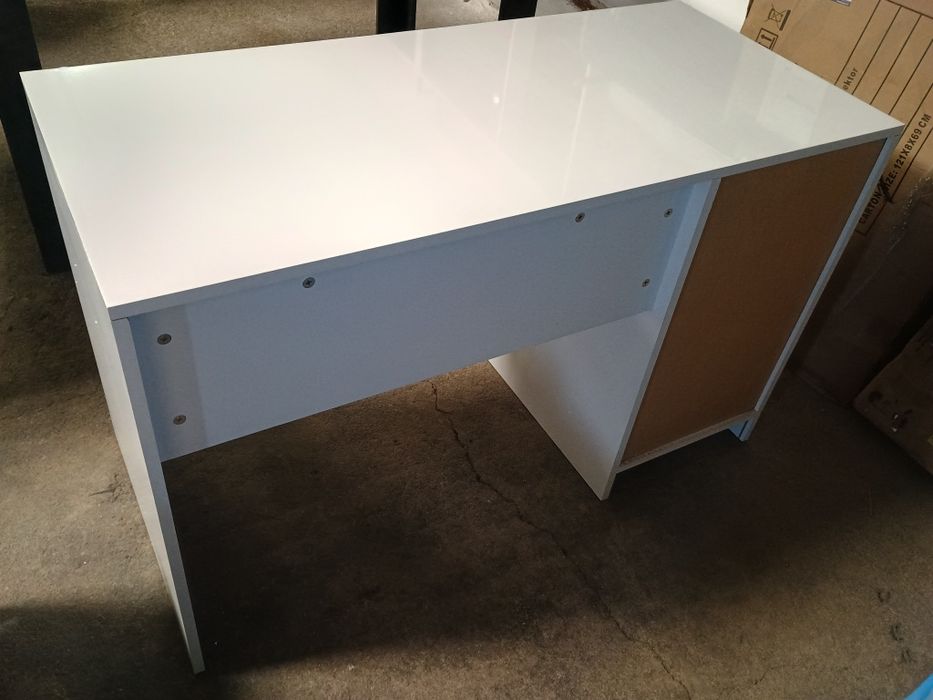 Дамска тоалетка с гланцово покритие