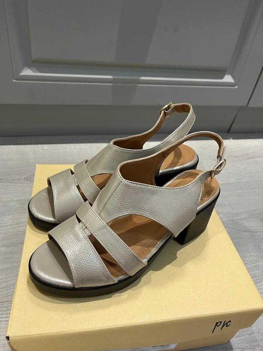 продам босоножки