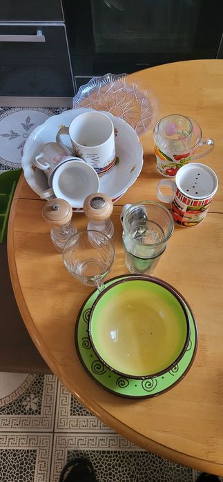 Посуда, разнокалиберная.