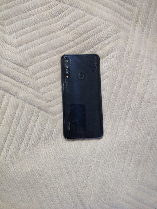 Продам смартфон Huawei y9praim