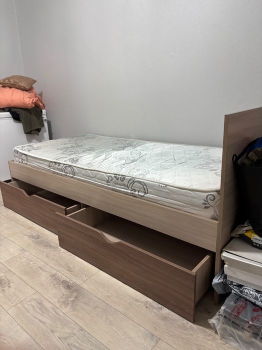 Продам срочно мебель для спальни