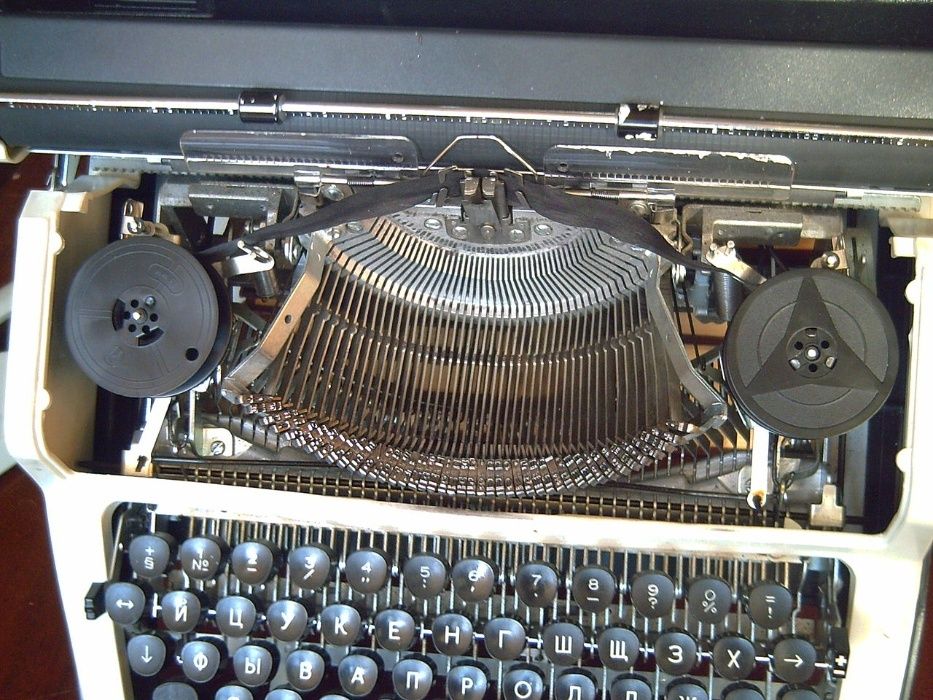 Пишущая машинка-Любава