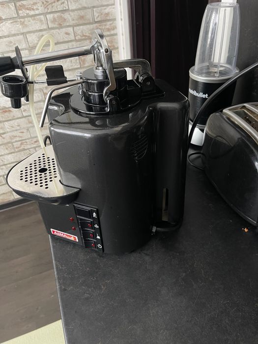 Кафемашина с хартиени дози и капучинатор Alma hi tech ITALY