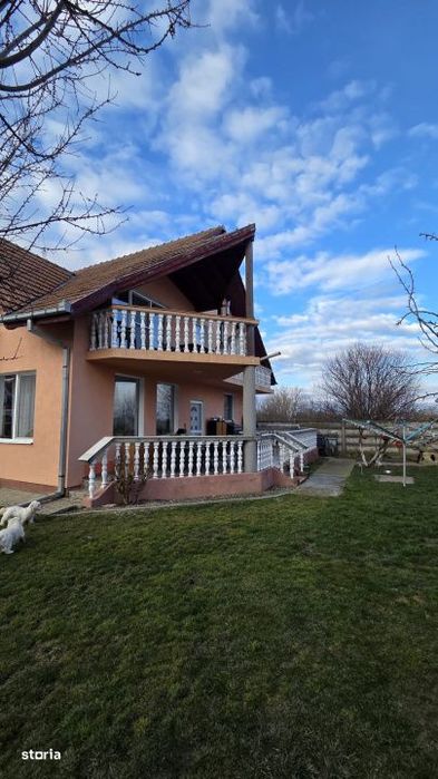 Casa cu mansarda  – Zona Aquastar, str. Gorunului