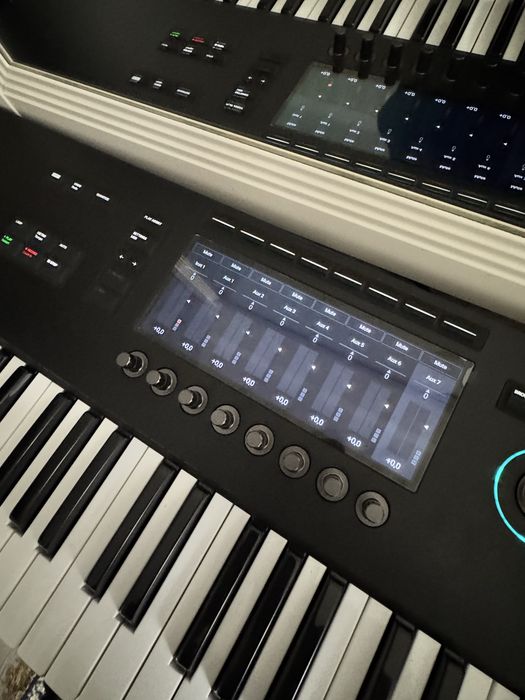 Native instruments kontrol s-series 61  MK3 MIDI клавиатура