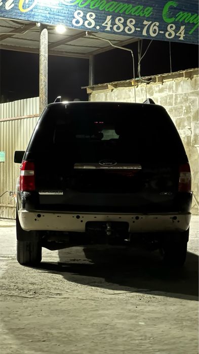 Ford Explorer 4,6 sotiladi