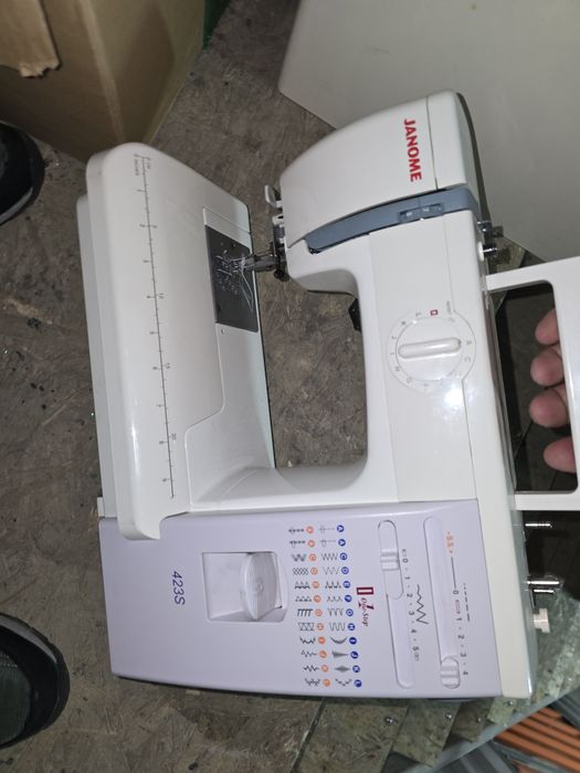 швейная машинка Janome 423S sewing machine.