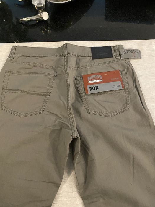 Pantaloni barbatesti,noi cu eticheta