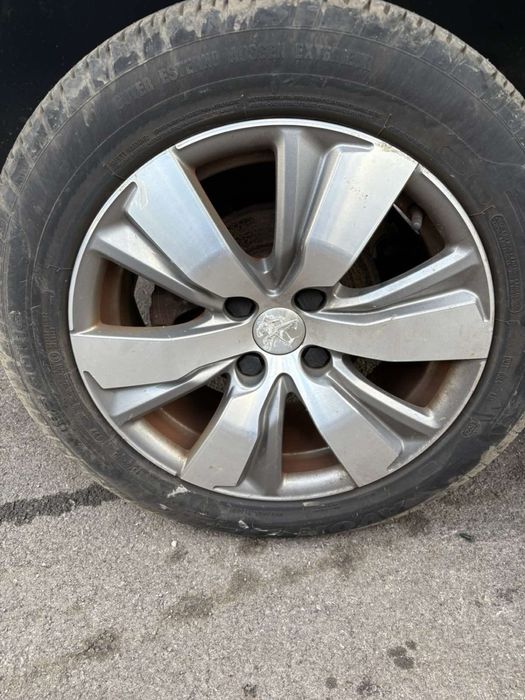 Peugeot 2008 1.2 82кс НА ЧАСТИ