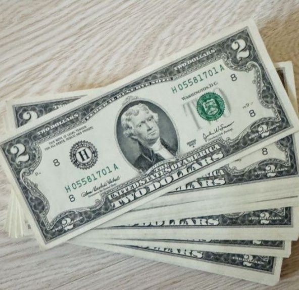 25000 минг сом1$ необычный 5 долларлик пашша мухри билан