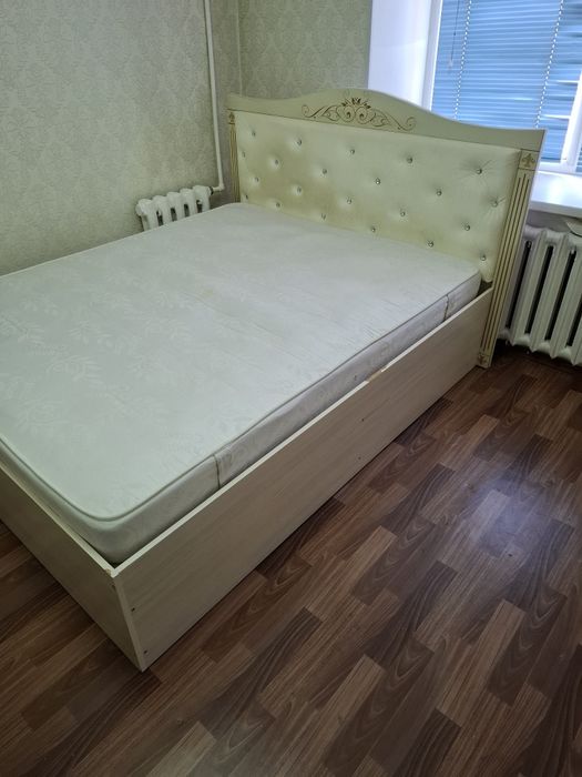 Продам спальный диван