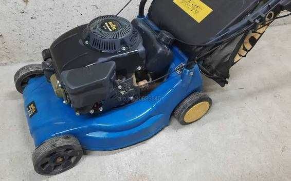 Двигател Енхел от самоходна косачка