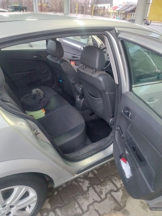 Опел Астра Х 1.7 cdti 101к.с. 2007година Cosmo