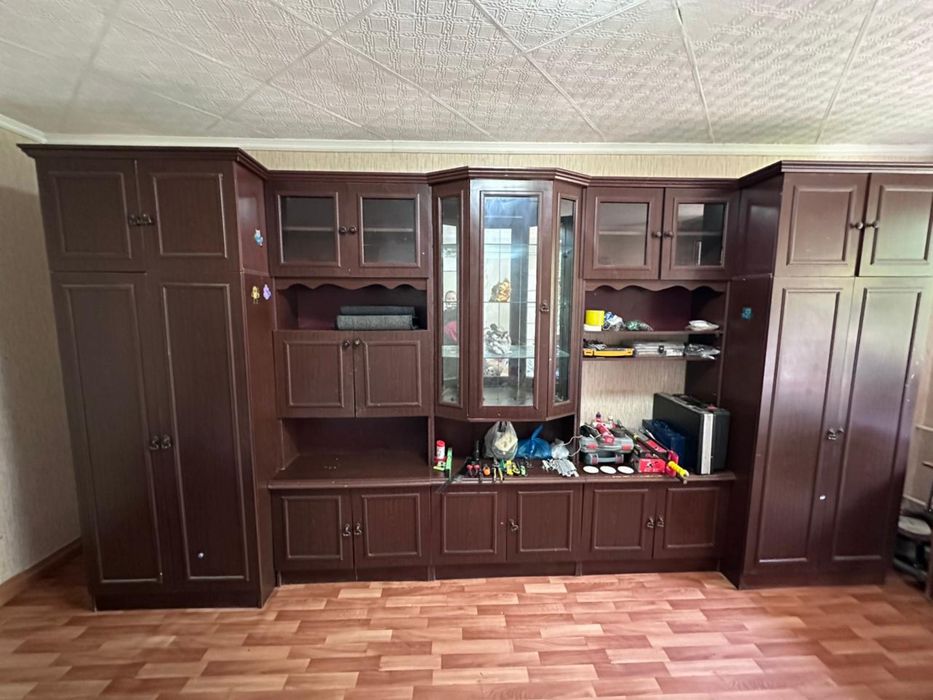Отдам стенку. Срочно. Самовывоз..