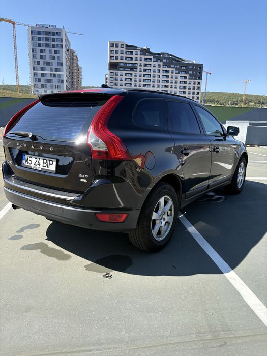 VOLVO XC60 2.4 D 2010