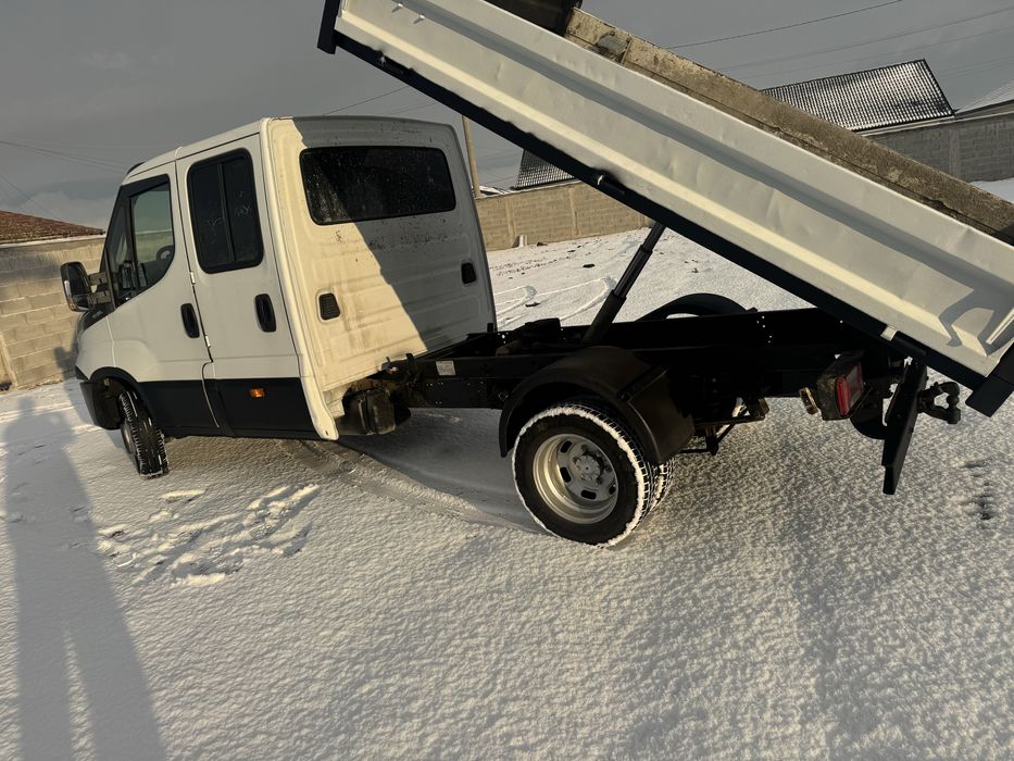 Iveco basculabil cu 7 locuri