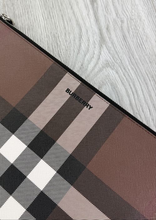 Burberry - Унисекс чанта/клъч