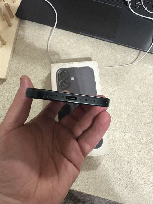Iphone 16-128 без торга