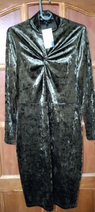 Продаётся женскоеплатье