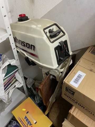 Продавам Риболовен комплект Лодка - Мотор - Аксесоари