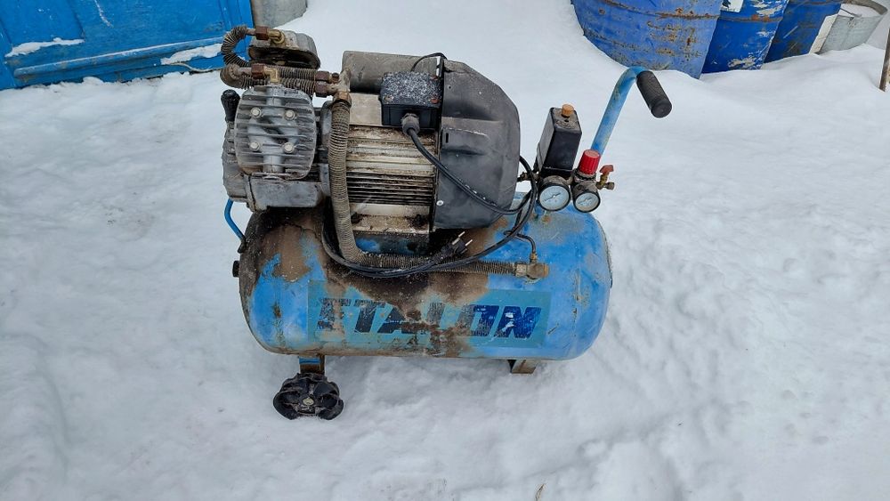 Продам компрессор двухцилиндровый