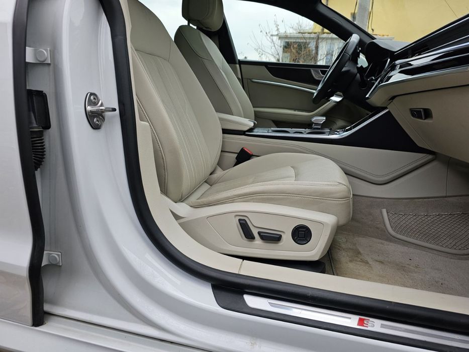 Ауди А7 55 TFSI  S LINE