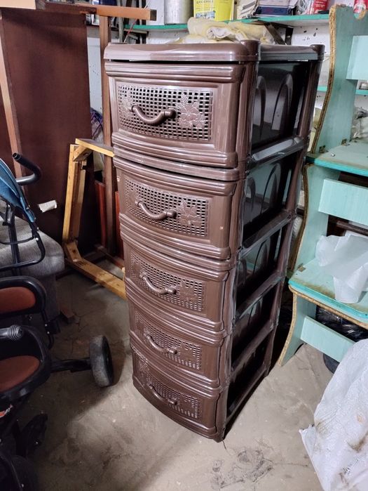 Шкаф  пластиковый