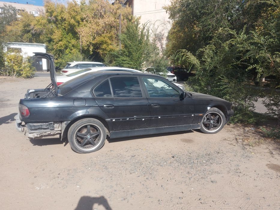 Продам машину срочно