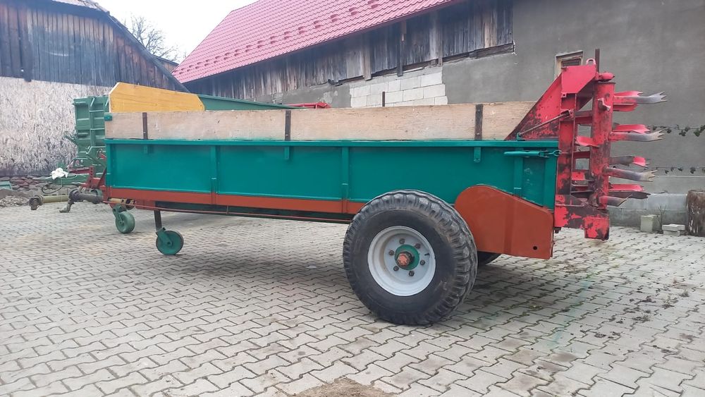 Mig gunoi de pante 3,7t / Remorca pentru fertilizat balegar