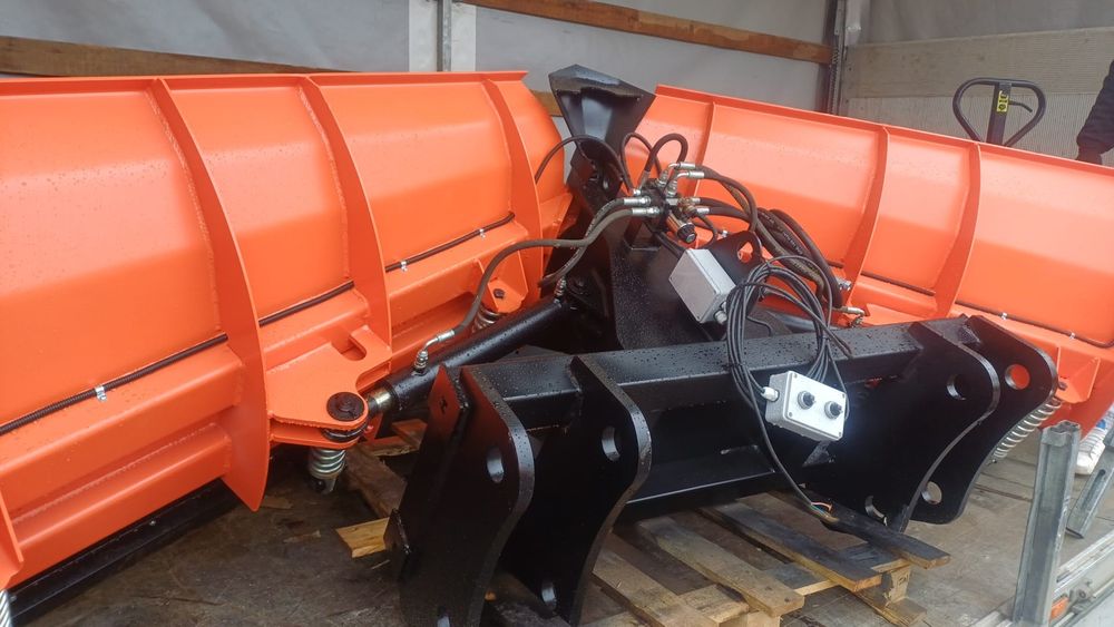 Plug deszăpezire buldoexcavator