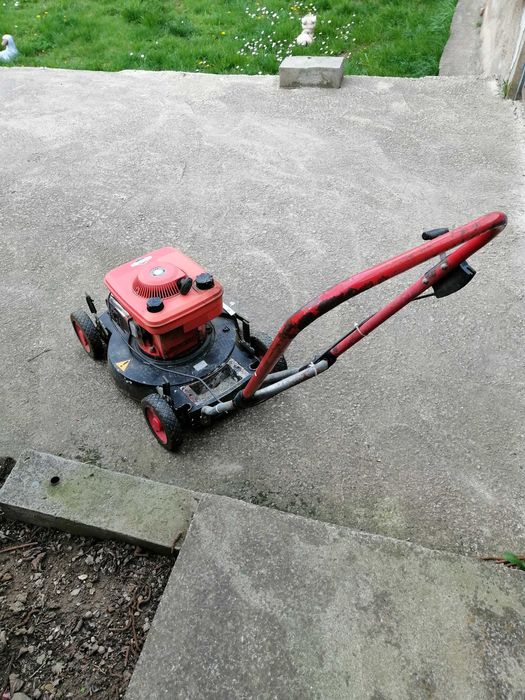 Косачка бензинова