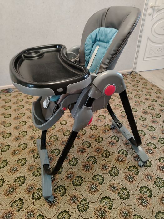 Бала тамақтанатын орындық