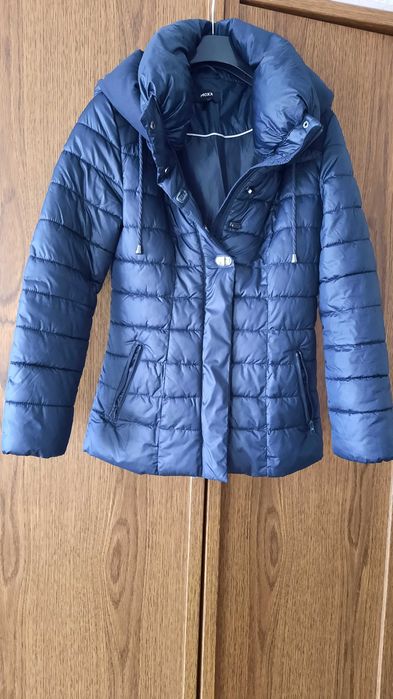 Продам женскую куртку Mexx