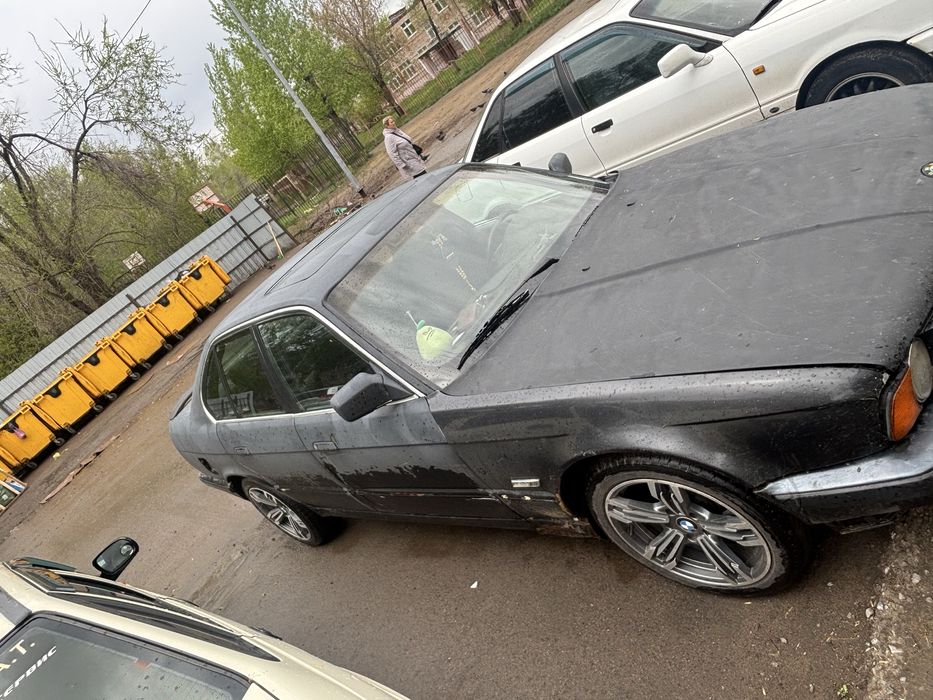 Продам бмв 520i