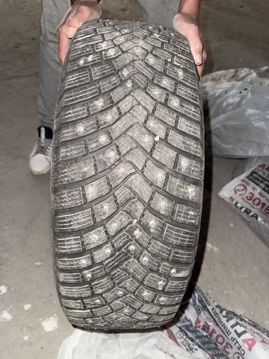 Продаю зимние шины бренда Continental