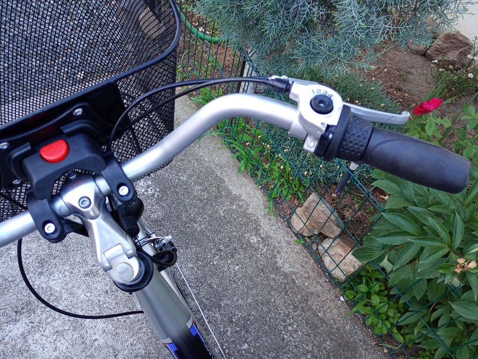 Vând bicicletă damă CENTANO,roți 28,cu 3 viteze Nexus,frână picior !