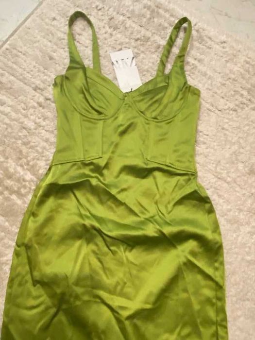 Rochie ZARA verde lime XS corset midi stramt bra cups fistic satin nou