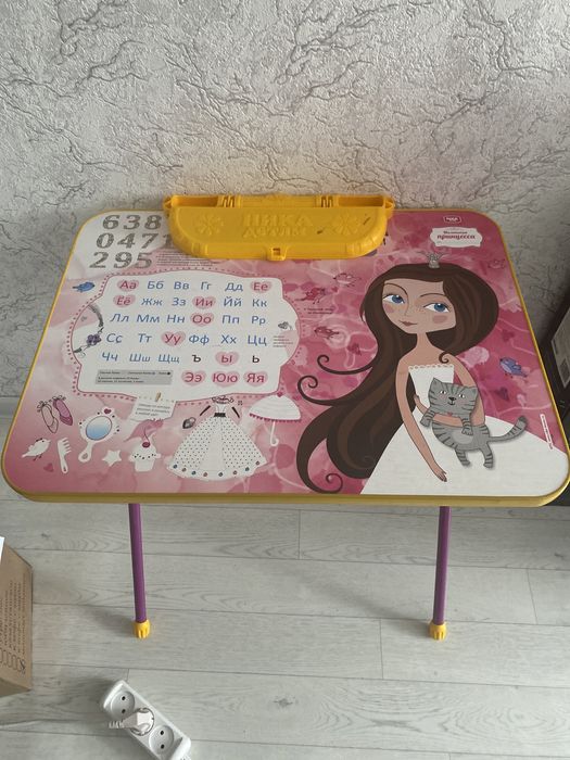 Стол писменный , детский