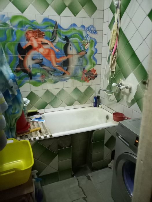 *2 комн. Балкон 1,5х6. Срочно