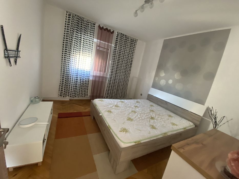 Chirie apartament 3 camere central