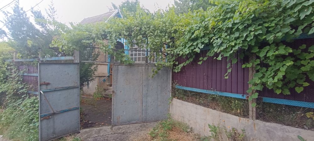 Чарвак дача участок 6,5 соток в центре Чарвака кадастра, дом бассейн