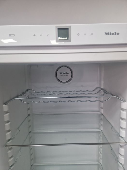 Хладилник Miele 393 литра