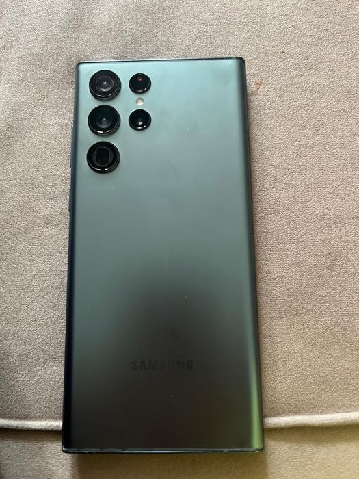 Samsung s22 ultra в отличном состояни